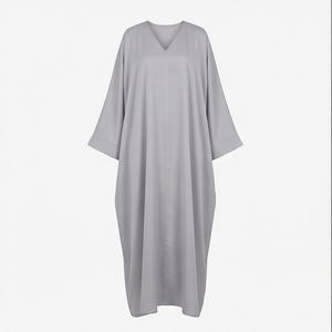 Abaya Simple et Élégante pour Femme, Robe Longue Islamique en Polyester Écologique, Tissu Doux, Usage Quotidien, Vente en Gros - Product Image 1