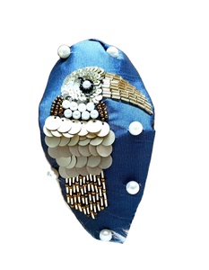 Bandeau en velours brodé or fabriqué à la main avec accessoire de cheveux perlé pour les mariages, les festivals et les fêtes - Product Image 3