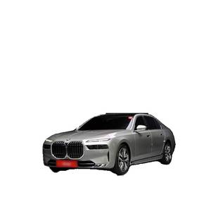 BMW Série 7 740i xDrive Classic Silver Edition 2024, 5090 km, Boîte de vitesses automatique, Volant à gauche - Product Image 1