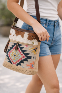 Sac bandoulière en cuir de vachette et toile fait main, style vintage, fermeture éclair, motif tribal bohème, pour femme, stock disponible aux États-Unis - Product Image 4