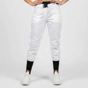 Pantalon d'équitation professionnel pour femmes avec patchs en silicone aux genoux, durable |   Pantalon d'équitation confortable et respirant, anti-dérapant - Product Image 3