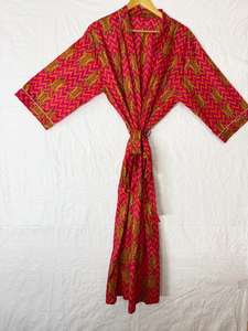 Robe kimono longue en coton imprimé tigre, faite à la main, pour la détente, la plage ou comme nuisette. - Product Image 3