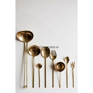 Nuevo juego de cubiertos dorados más vendidos con mango de nácar y diseño ornamentado para bodas y utensilios de cocina para el hogar. - Product Image 4