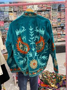 เสื้อแจ็คเก็ตกำมะหยี่สีส้มปักลายดอกไม้ คอจีน แขนยาว ทำมือ เปิดด้านหน้า สำหรับฤดูหนาว ของขวัญสำหรับผู้หญิง - Product Image 6