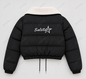 Blouson court matelassé noir pour femme avec capuche en sherpa, doudoune matelassée personnalisée pour l'hiver, manteau court matelassé pour femme OEM/ODM - Product Image 4