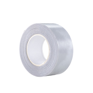 Rouleau de pansement médical non tissé hypoallergénique à haute adhérence, personnalisable en gros, pour la fixation de bandages en clinique - Product Image 2