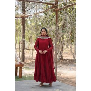 ชุดราตรีปักเลื่อมสำหรับใส่ไปงานปาร์ตี้ดีไซน์หรูหรา - Product Image 1