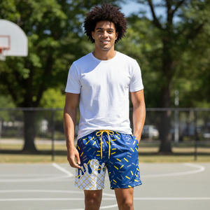 Shorts de sport pour homme style streetwear en maille/polyester respirant à séchage rapide avec poches élastiques à la taille pour le basketball et la gym - Product Image 3