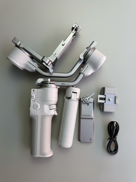 MOZA Aluminum Alloy 3- Stabilizer Gimbal RS4 Mini Quick Release Plate Mobile Phone Mirrorless Camera for V5.1 12-Month
