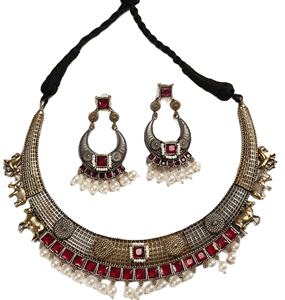 Parure Collier et Boucles d'Oreilles en Laiton Vieilli avec Pierre Onyx Rouge Tendance Sertie en Bezel – Cadeau Idéal pour Femme, Idéale pour les Occasions Festives - Product Image 2
