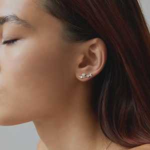 Juego de pendientes tipo ear climber delicados de oro macizo de 14K y 18K con diamantes redondos cultivados en laboratorio, engastados en bisel, para uso diario, venta al por mayor - Product Image 2