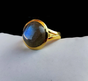 Anillo de labradorita chapado en oro de 18 quilates, hecho a mano, con piedra preciosa azul brillante, maravilloso anillo para niñas y niños. - Product Image 1