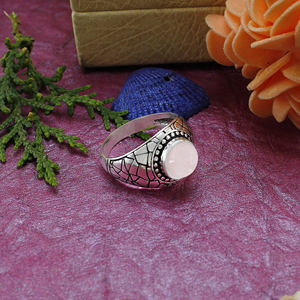 Vintage 925 Sterling Silver Natural Rose Quartz Stone Round Shape Pink Gemstone Women's <b>Ring</b> - Product Image 4