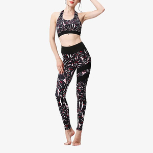 Ensemble de yoga tendance pour femme, imprimé par transfert thermique, 2 pièces, respirant, grandes tailles, pour la gym et le fitness, logo personnalisé sur le devant - Product Image 1