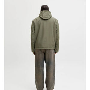 เสื้อแจ็คเก็ตกันฝนสตรีทแวร์ผู้ชาย สำหรับกิจกรรมกลางแจ้ง ผ้าไนลอนกันน้ำ กันลม ระบายอากาศได้ดี สวมใส่สบาย เหมาะสำหรับการเดินป่า  รับสกรีนโลโก้ - Product Image 6