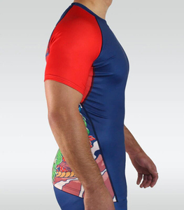 เสื้อรัดกล้ามเนื้อแบบซับลิเมชั่นสั่งทำพิเศษสำหรับบราซิลเลียนยิวยิตสู โพลีเอสเตอร์ผสมสแปนเด็กซ์ สำหรับกีฬายิวยิตสู MMA แขนสั้น พิมพ์ลายทั้งตัว - Product Image 4