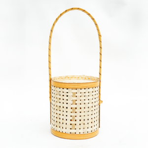 Panier de fleurs parfait pour les anniversaires de mariage ou simplement pour exprimer son appréciation conçu pour impressionner-Blanc jaune classique - Product Image 1