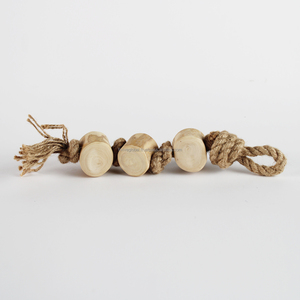 Jouet à tirer en corde de bois de café naturel avec trois nœuds, renforce la force de morsure et nettoie les dents, jouet pour chien écologique du Vietnam - Product Image 1