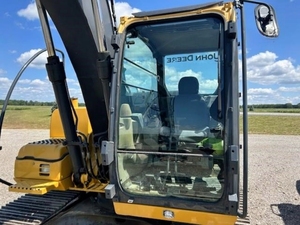 Commercial Grade Earthmoving Equipment In Good Working Condition - Product Image 4