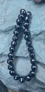 Cuentas de diamante moissanita negras de 10.50 mm, hechas a mano, corte AAA, facetadas, para la elaboración de joyería. - Product Image 4