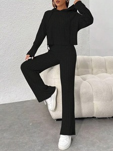 Conjunto de 2 Piezas para Mujer, Sudadera con Capucha de Punto Acanalado y Pantalones Cortos, Deportivo Casual para Todas las Temporadas, Negro Sólido, Corte Regular, Secado Rápido - Product Image 6