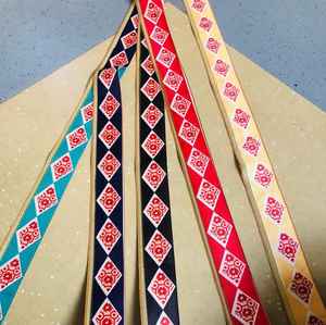 Encaje con estampado digital moderno, perfecto para ropa festiva y conjuntos de diseñador. - Product Image 2