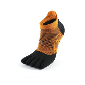 Calcetines deportivos antideslizantes de rizo para adulto, con logotipo de diseñador, al por mayor, de caña media, con suela engrosada, para hombre, personalizados, con agarre, para fútbol, de secado rápido, para primavera. - Product Image 2