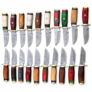 Cuchillo de Caza Burraq Personalizado, Hecho a Mano, OEM, de Acero de Damasco, con Punta de Gota, Mango de Madera Azul, 9 Pulgadas, Hoja de 0.5mm, para Camping y Actividades al Aire Libre - Product Image 5