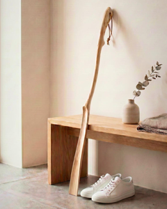 Chausse-pied en bois de chêne à long manche, aide à l'enfilage des chaussures et des bottes, accessoire rustique pour entrée et couloir, outil d'entretien des chaussures en bois naturel - Product Image 2