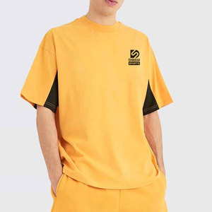 เสื้อยืดและกางเกงขาสั้นผู้ชายคุณภาพพรีเมียม ผ้าถักนิตติ้ง 100% คอตตอน เนื้อผ้าเบาสบาย ใส่สบาย ระบายอากาศได้ดี เหมาะสำหรับฤดูร้อน มีโลโก้ด้านหน้า - Product Image 6