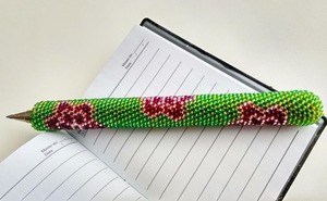 Bolígrafo Decorativo con Cuentas para Uso Creativo, Bolígrafo Único con Cuentas de Semillas y Diseños Artísticos, Bolígrafo Hecho a Mano con Cuentas - Product Image 6