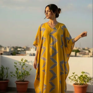 ชุดเดรสคาฟทันผ้าฝ้ายย้อมสีแบบโบโฮสั่งทำพิเศษ คอวี แต่งเชือกผูกตัดกันสี ซักได้ ระบายอากาศดี เหมาะสำหรับลูกค้าบูติก - Product Image 1