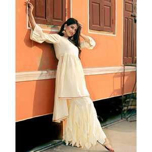 Ensemble Kurta en mousseline de soie frais et élégant à manches trois-quarts et coupe asymétrique, taille XS - Product Image 3