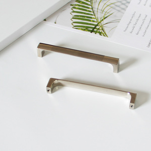 Tirador de Gabinete Minimalista de Aleación de Zinc con Acabado Níquel Cepillado Ecológico para Muebles de Cocina y Baño - Product Image 1