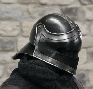 Casque de guerrier en acier noir, fait main, armure fantastique moderne, gaufré, style chevalier gothique, pour cosplay, objet de collection antique - Product Image 1