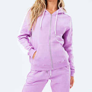 Ensemble survêtement femme personnalisé avec logo, sweat à capuche zippé et pantalon de jogging, couleur lilas lavande, avec bande latérale, style décontracté streetwear et sportswear - Product Image 4