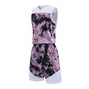 Ensemble complet d'uniformes de basket-ball officiels pour hommes, avec maillot et short respirants, vêtements de sport légers et durables, parfaits pour l'équipe - Product Image 1