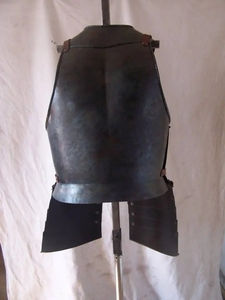 Cuirasse médiévale en acier doux, armure de chevalier avec tassettes, armure de croisé pour reconstitution historique, cosplay, Halloween - Product Image 3