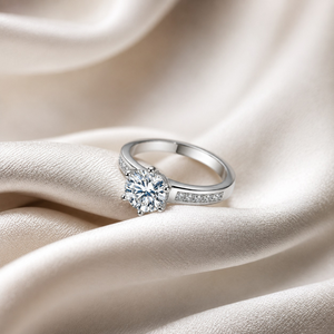 Anillo de compromiso con diamante de corte redondo de 0.50 CTW |   Anillo Solitario de Oro Blanco de 14K |   Anillo Clásico con Engaste de Piedras para Mujer, Joyería Fina - Product Image 2