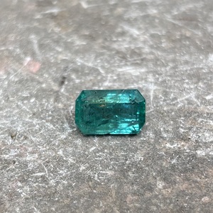 Émeraude naturelle de qualité supérieure du Zambie, 3,70 carats, vert intense, pierre facettée non montée pour la fabrication de bijoux - Product Image 5