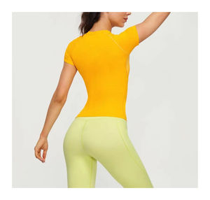 Rashguard en polyester confortable pour femme, vente en gros, surdimensionné, léger, en spandex, personnalisable - Product Image 5