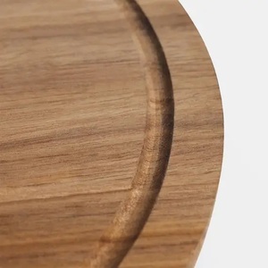 Planche à découper en bois d'acacia, design rond avec rainure pour les jus, épaisse, durable, sûre pour les couteaux, parfaite pour couper, servir et l'utilisation en cuisine - Product Image 3