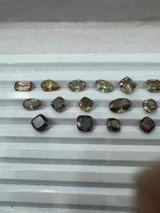 เพชรที่ได้รับการรับรองจาก IGI เพชรสังเคราะห์สีต่างๆ รูปทรงคุชชั่น รูปไข่ รูปหยดน้ำ และรูปทรงมรกต ในโทนสีแชมเปญ คอนยัค และสีเหลือง - Product Image 2