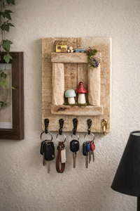 Porte-clés mural en bois avec étagère et crochets métalliques durables, idéal pour l'entrée, la décoration de la maison et l'organisation du bureau - Product Image 3