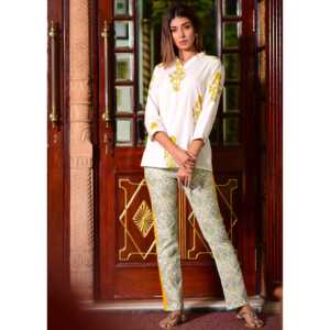 Ensemble de basiques blancs pour femmes avec hauts respirants à manches trois-quarts en coton et fibre de bambou, taille XS - Product Image 1