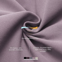 Ensemble XL personnalisé OEM : Haut de yoga à col en V et manches longues, pantalon évasé taille haute, respirant, séchage rapide, léger et écologique