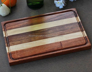 Planche à découper en bois fabriquée à la main par Artisan Craft Planche à découper durable pour la cuisine en bois naturel - Product Image 1