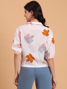 Camisa de Mujer con Estampado, Mezcla de Polialgodón, Cuello Abierto, Manga 3/4, Corte Recortado y Cierre con Botones - Product Image 2