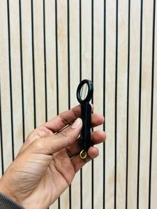 Lupa de Mano con Mango de PVC Negro Resistente y Libre de BPA, con Luz LED | Lupa de lectura de vidrio óptico (no plegable) - Product Image 5