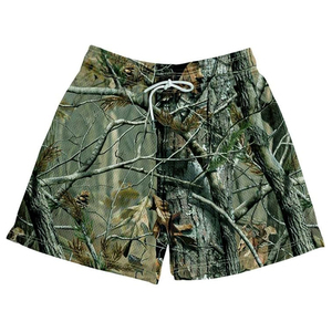 Shorts de sport personnalisés en polyester haute résistance, coupe ample, taille mi-haute avec cordon de serrage, motif camouflage, pour hommes - Product Image 1